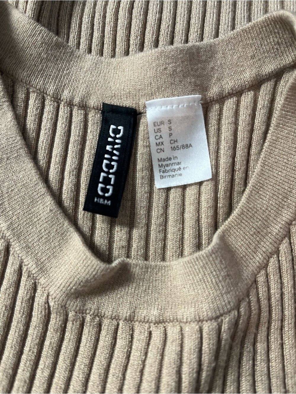 Divided Beige Ribbed Crop Tank - Picture 4 of 7